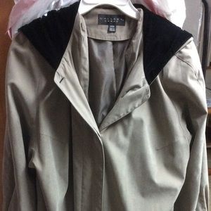 Gallery Woman Size 20 Beige &Black Hooded Raincoat